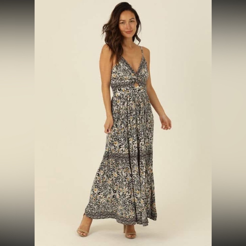 Like New Nostalgia Black Floral Cut Out Maxi Dress - Picture 3 of 11